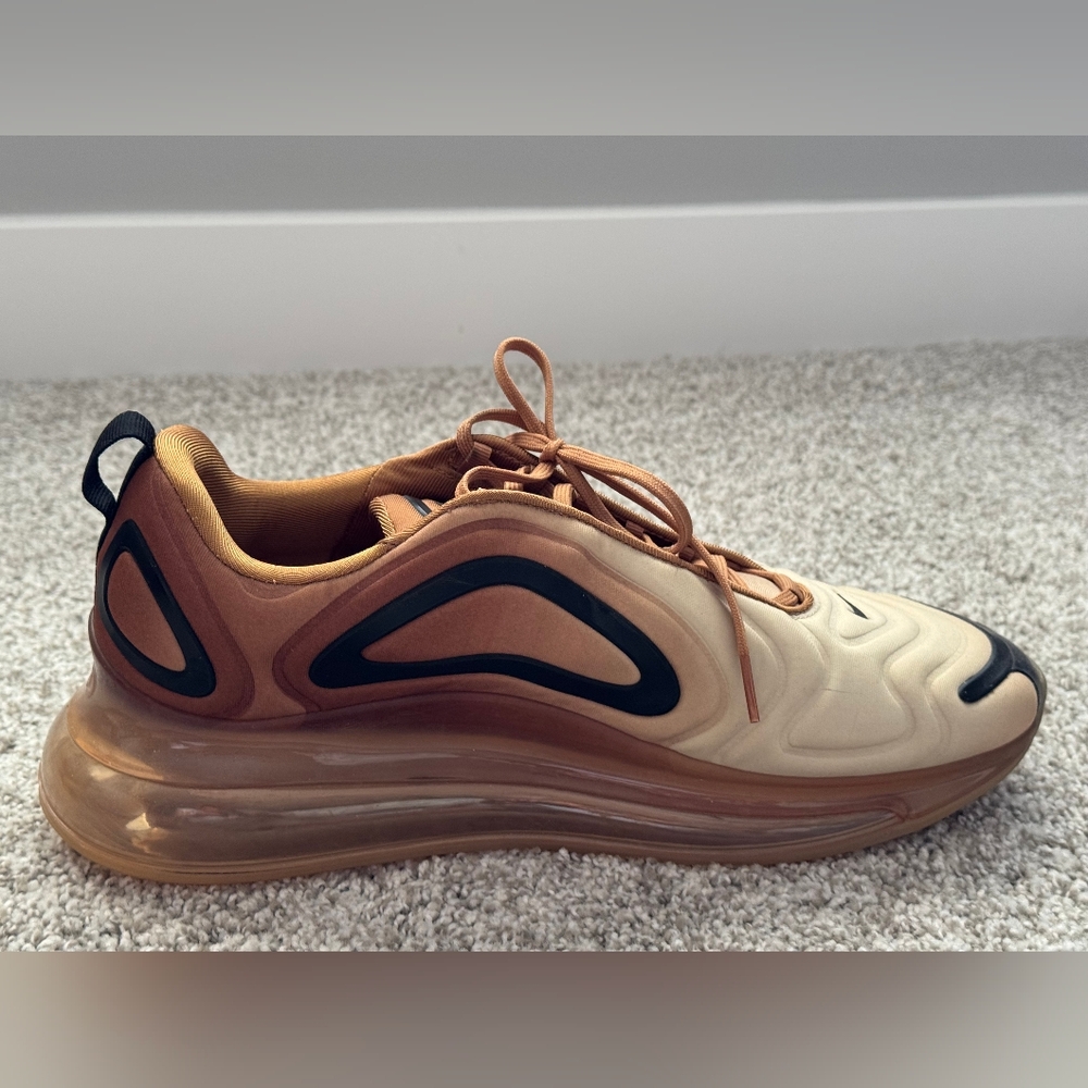 Nike Men's Air Max 720 Tan and Brown